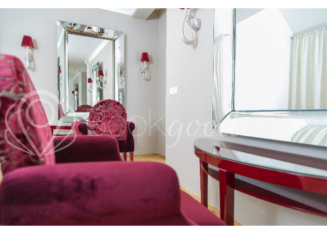 ULER HAIRDRESSING LTD & Co KG Salon ULER HAIRDRESSING LTD & Co KG